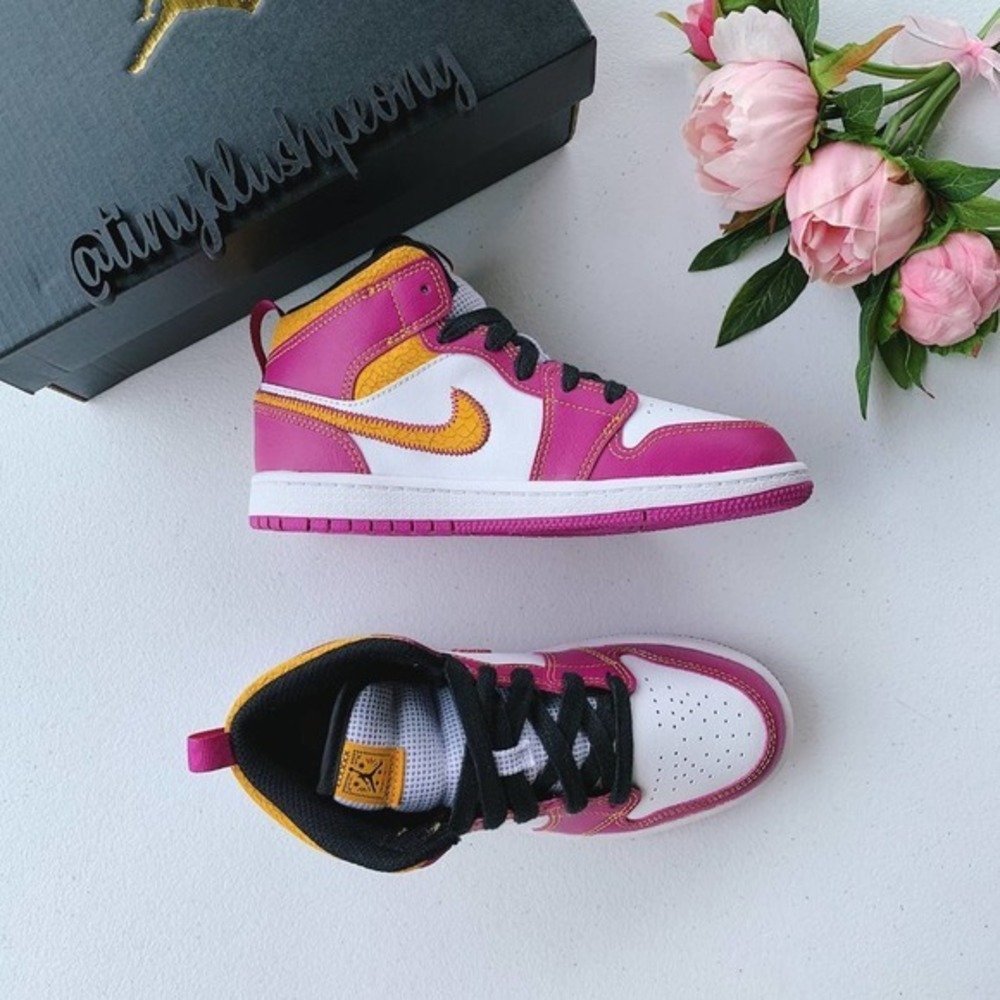 Jordan 1 Mid Familia DOD NWT - Picture 2 of 11